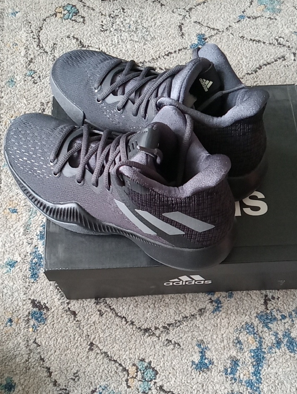 adidas Boys Sneakers-NEW - Picture 2 of 4